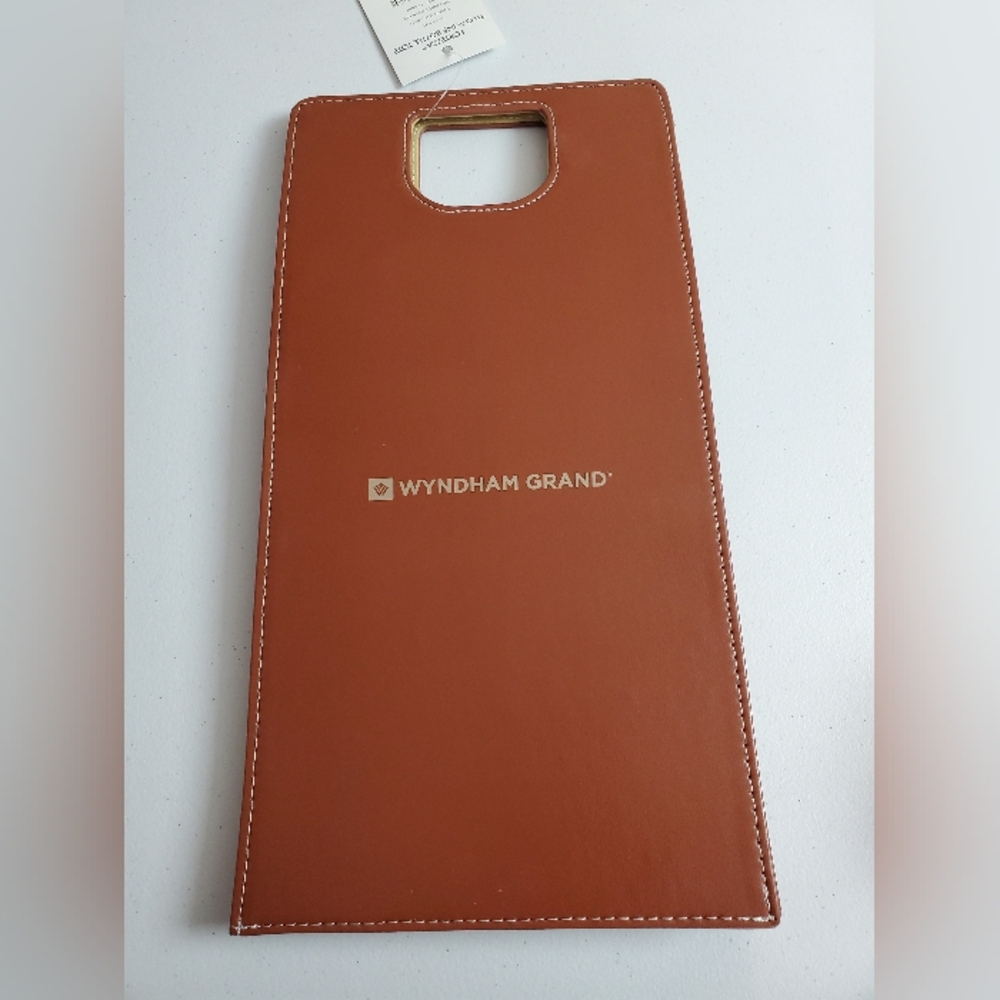 Wyndham Grand Two-Wine Bottle Tote Bag MSRP $45